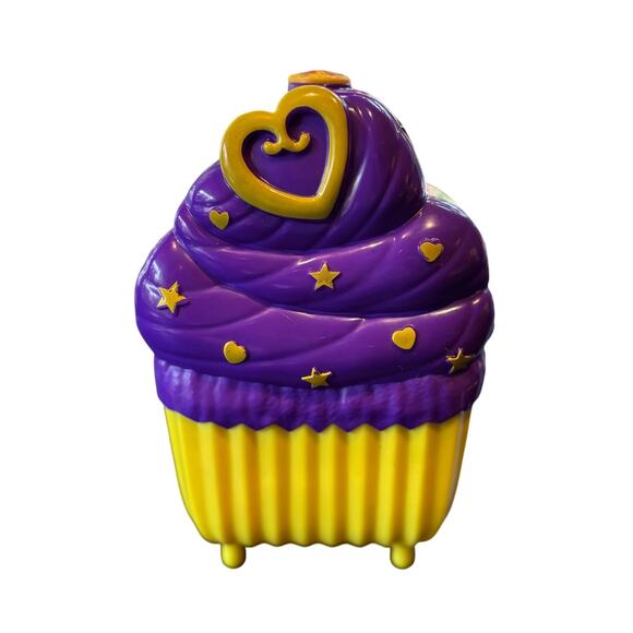 Polly Pocket Cupcake Playset, Travel Toy with Micro Doll & Scooter, Mattel 2017 - Picture 1 of 5